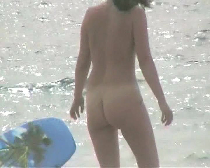 Well muscled Latino lover fucks pretty babe039_s pussy and ass on the small tropical beach_efd0951d