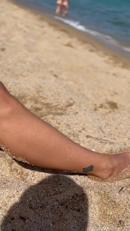 Beach girl .137_07c24bc7