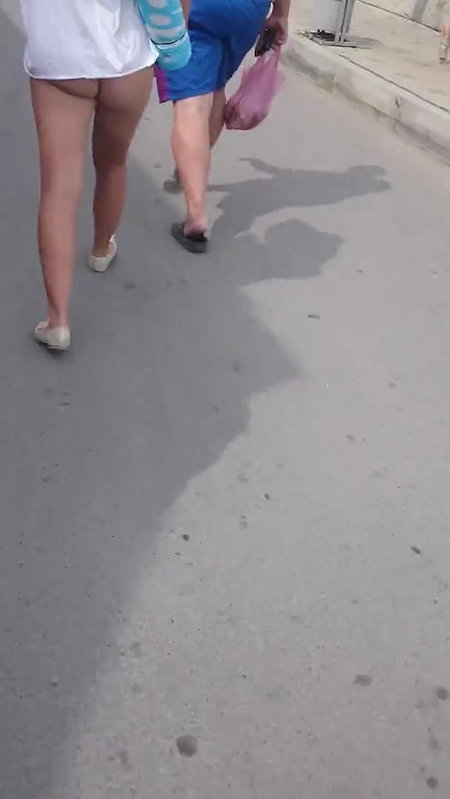 Naughty young couple fucking on the beach_b96ec5de