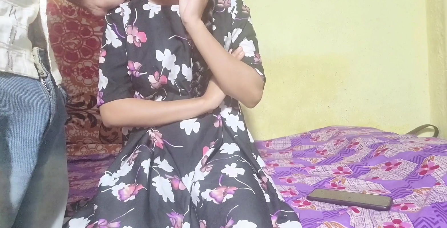 Desi bhabhi ne apane yaar ke sath kiya sex.