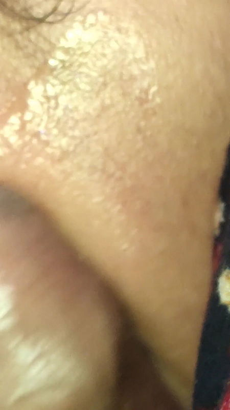 Desi Bhabhi ne lund ki ras pi li.