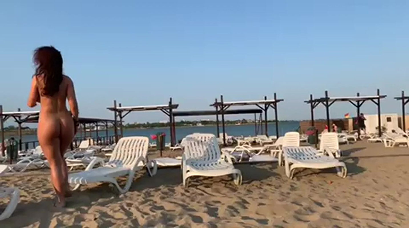 Strangers caught us masturbating on nudist beach in Maspalomas Dunes Canary with cumshot Part 1_5cc58750