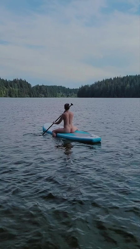 I met her on the beach and she asked me to fuck her really hard in the bushes_00f25123