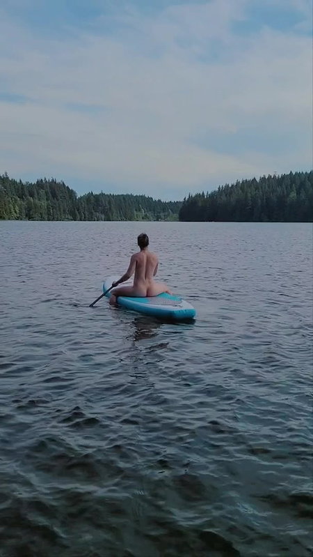I met her on the beach and she asked me to fuck her really hard in the bushes_00f25123