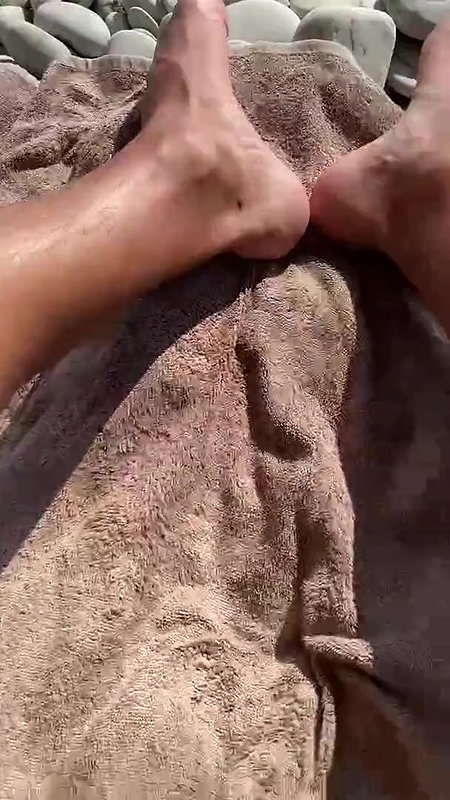 Wife walking and flashing big ass to voyeurs on public beach trail_b71c3cd3