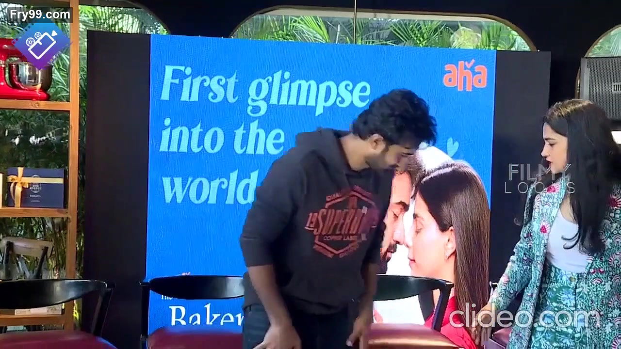 Vishnu priya Hottest Cleavage Show