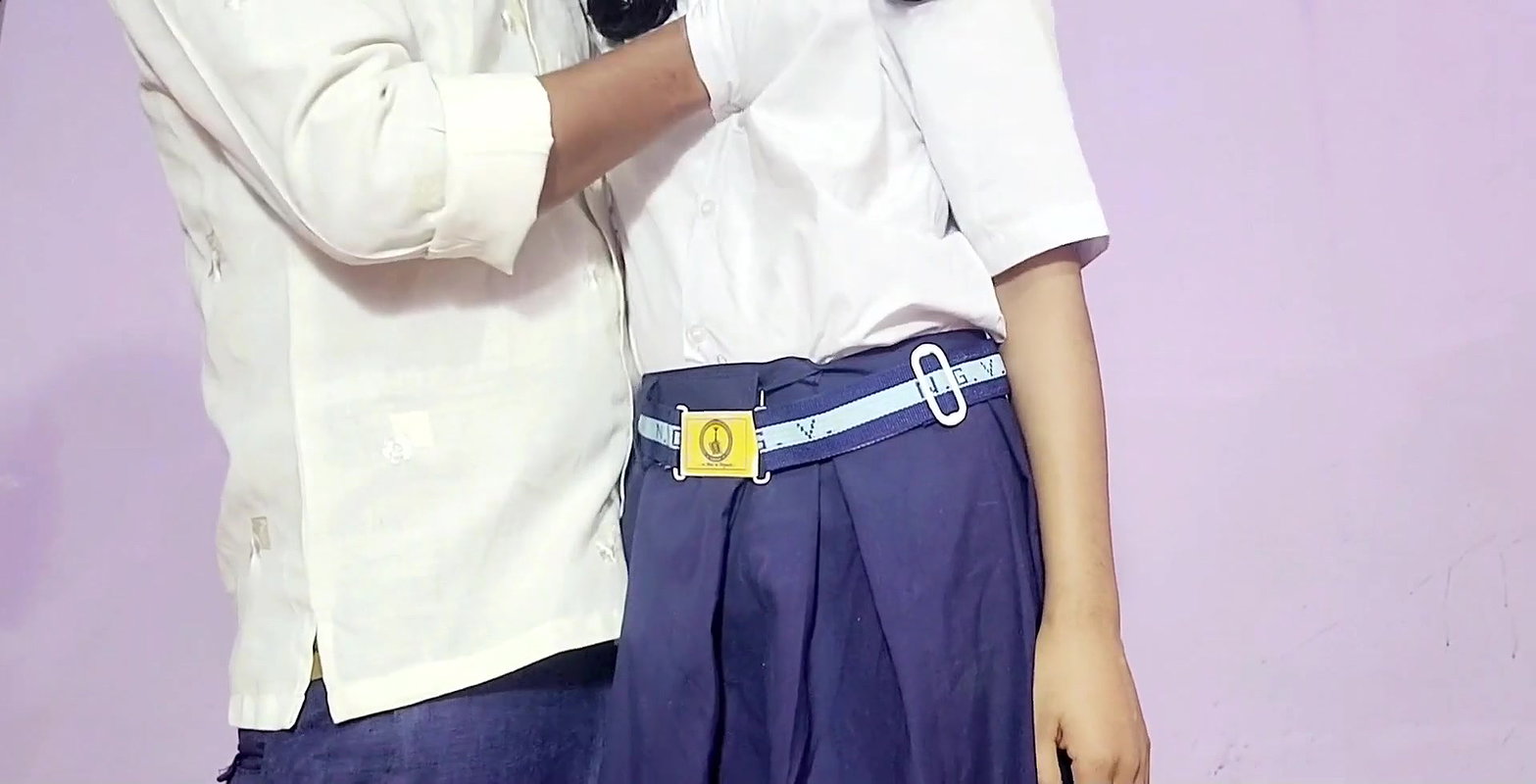 Desi college girl ne apane boy friend ko ghar par bulakar chut ko chudawaya.