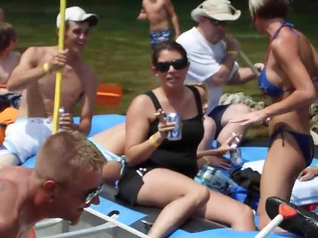 Karen Fisher Loves To Change Her Clothes amp_ Masturbate At Beach_028e4a3f
