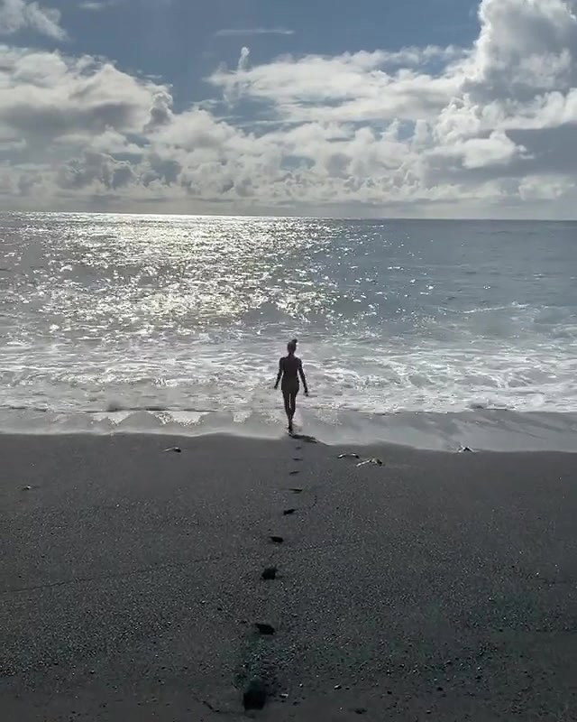 Bikini beach-red and blue_e024f088