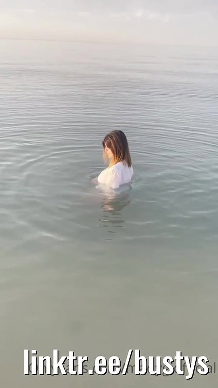 Unforgettable Beach Day She Went Bare and Created Waves After a Wild Oral Adventure on the Boat_21614896