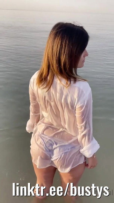 Unforgettable Beach Day She Went Bare and Created Waves After a Wild Oral Adventure on the Boat_21614896