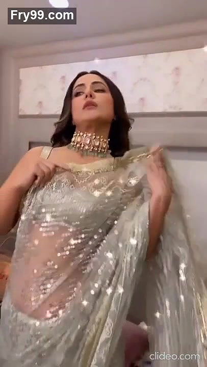 Hina khan Hot Look cleeavage show