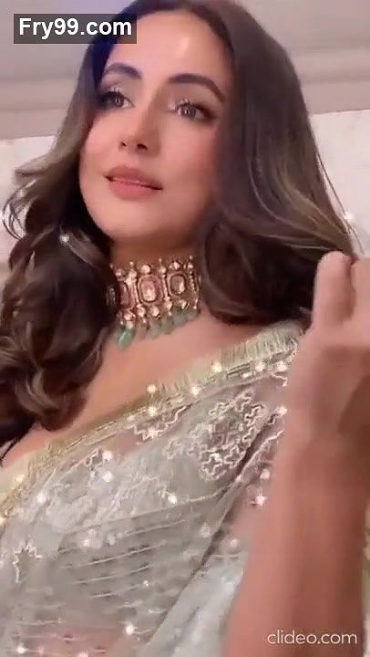 Hina khan Hot Look cleeavage show