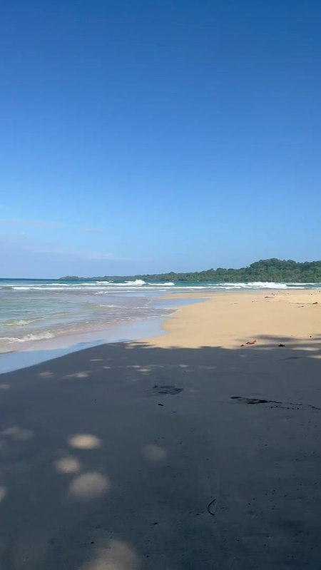 Girl pissing standing on a Public Beach Public Piss Fetish_60585c6c