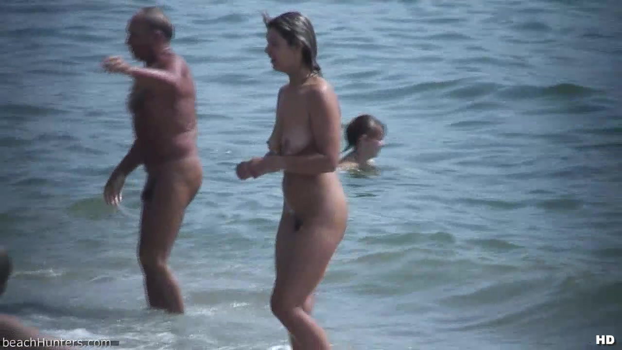 I cum just for the pleasure of feeling free naked on a public beach_8ec092eb