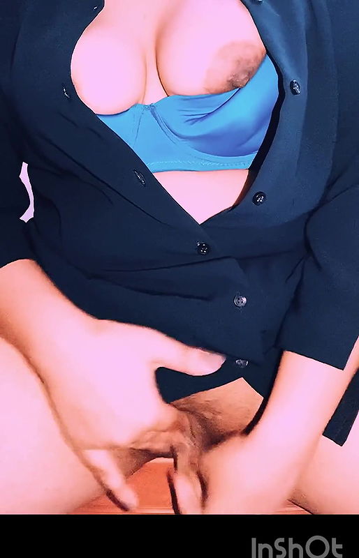 Desi Indian BIg Boobs Bhabhi Doing Fingering Extreme Level.