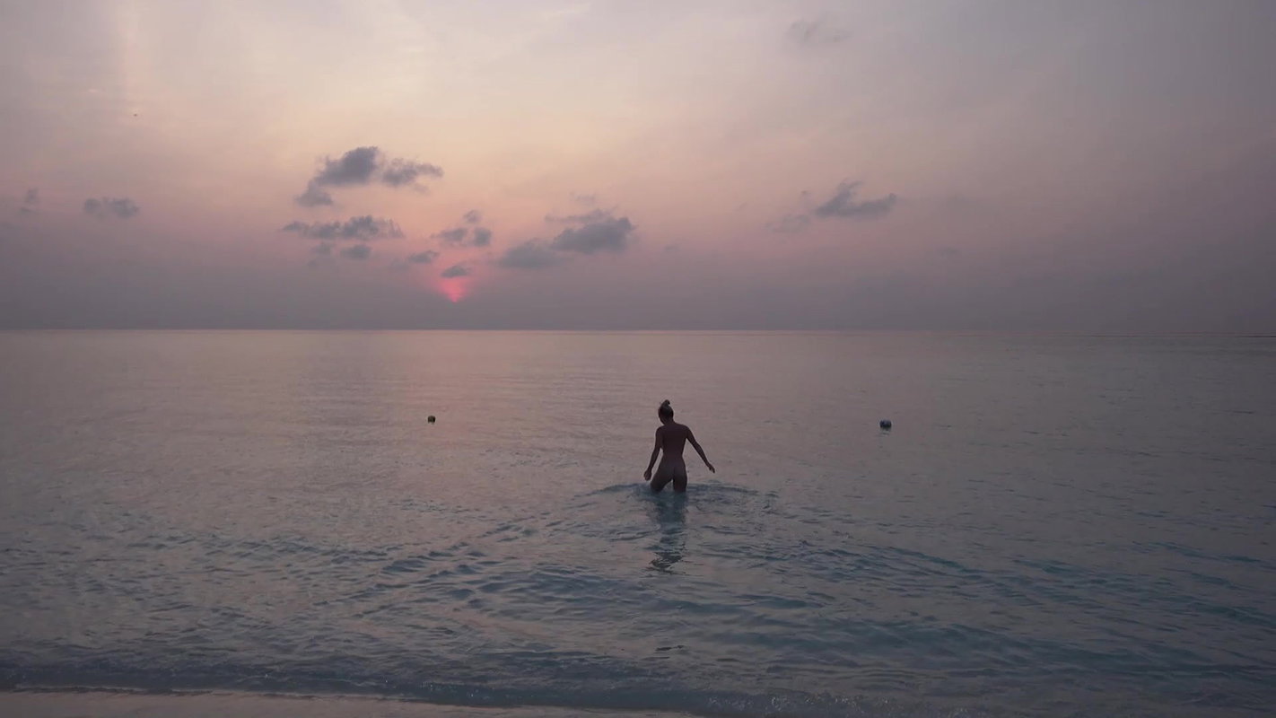 SUPERBE – (Amelie Lou) – Erotic Solo Nude Show By The Beach With Gorgeous Model_47187e46