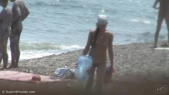 peeping Naturist Beach.44_0aab7b5d