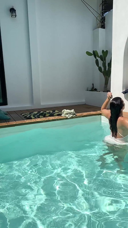 Egyptian big tit teen Linda gets bare on the beach_4dbf5f3f