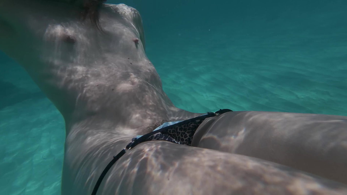 Hood 18 teen and beach Pipe Dreams_b090fd5a