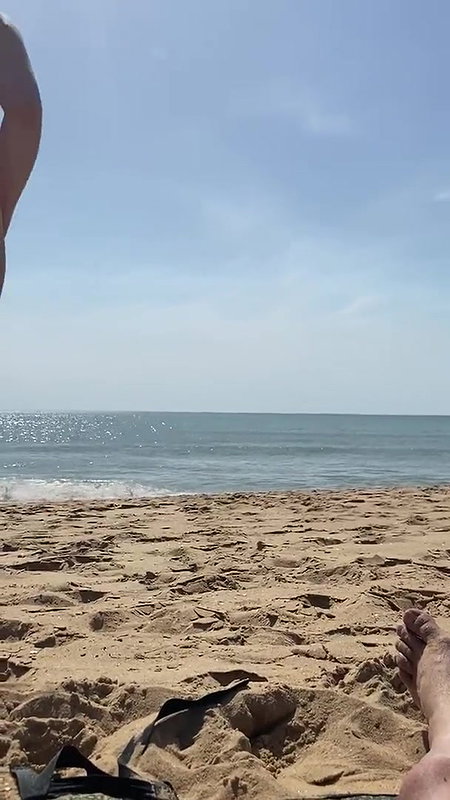 Splendid Babe Topless On The Beach_0efadd48