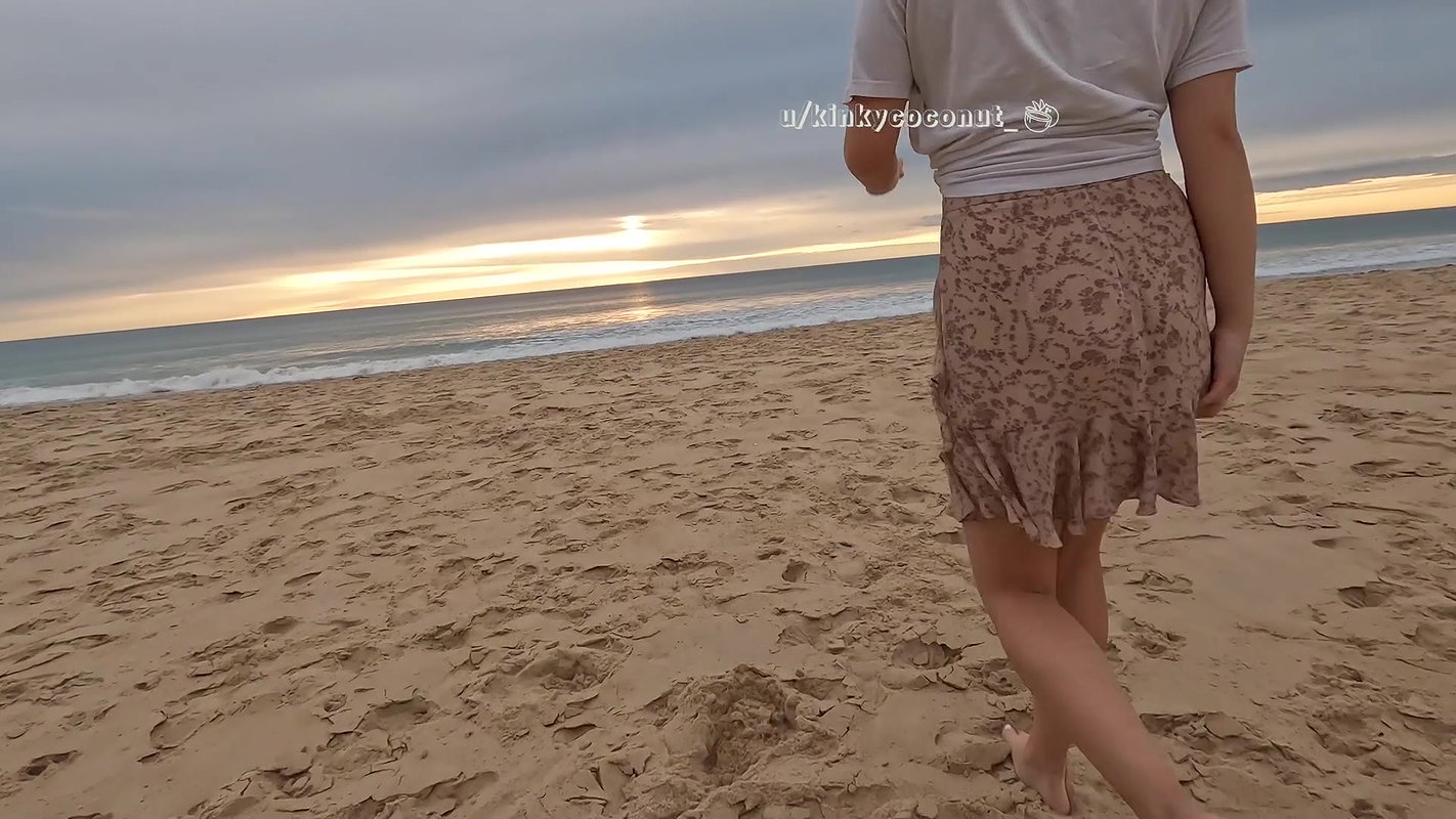 Fucking a girl on a crossroad beach_12a28d10