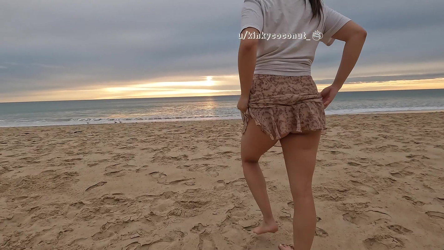 Fucking a girl on a crossroad beach_12a28d10