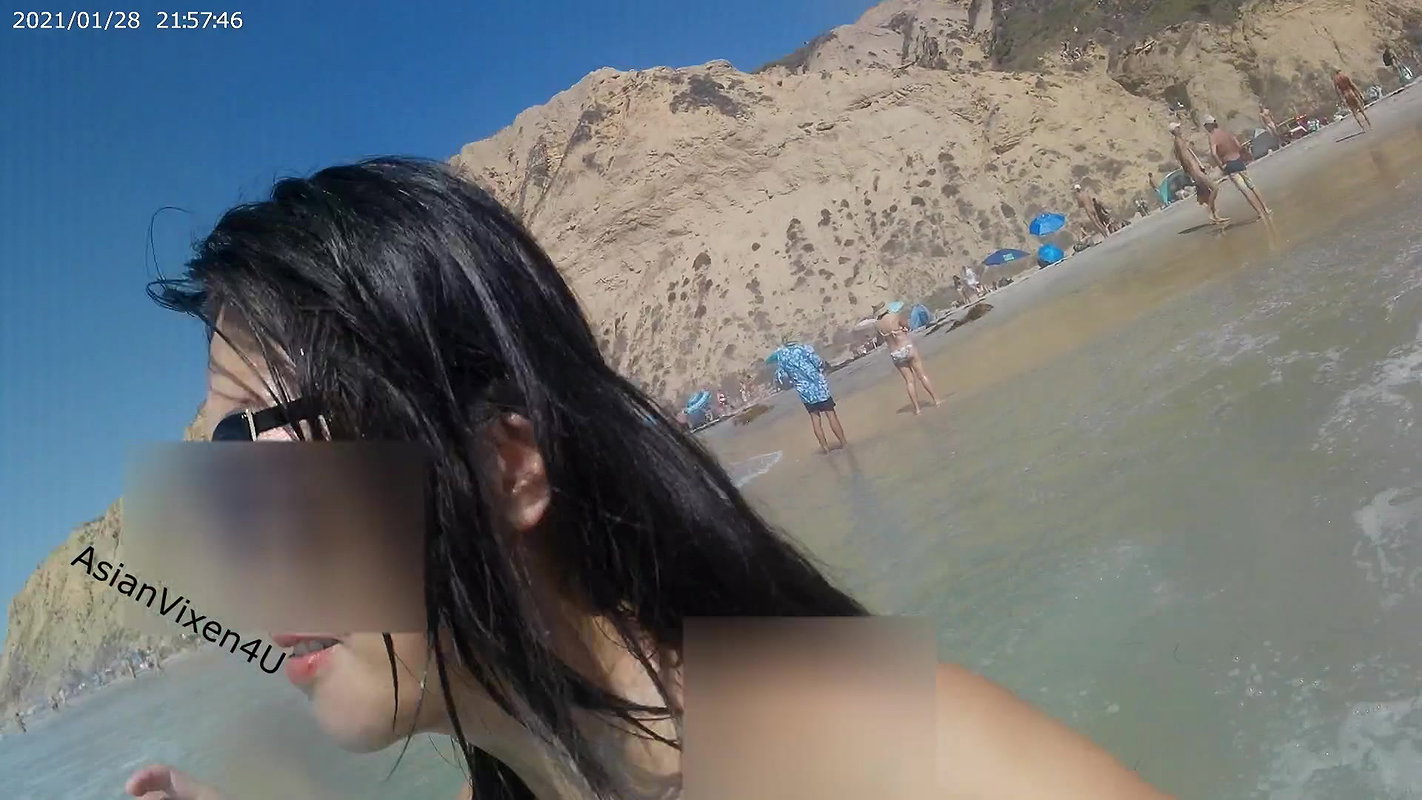 Sexy gay men at the beach But Peter gets some good revenge_9984958c