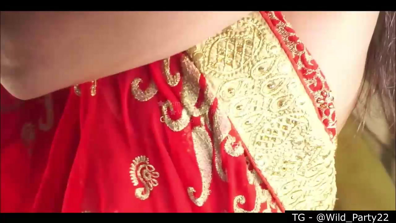 -AyeshaSinghania- (1) show beautiful boobs