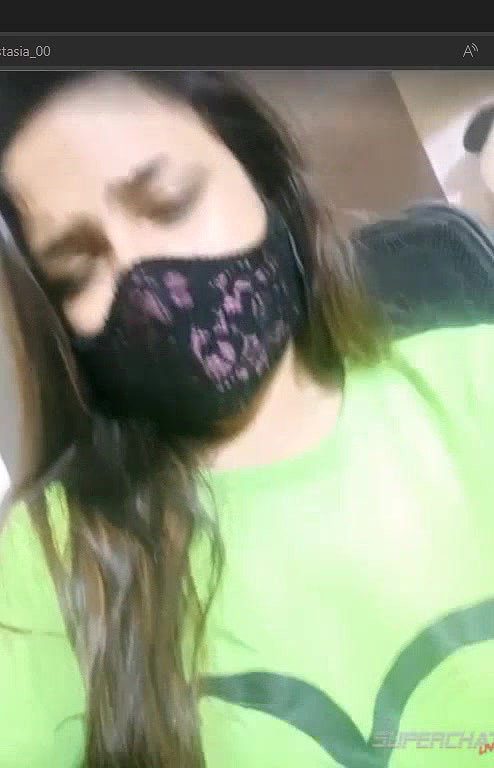 Anastasia_00 (1) show lips and boobs