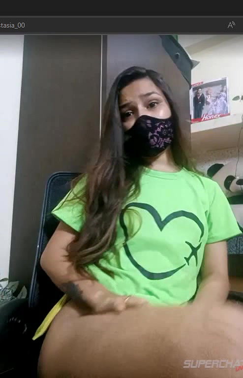 Anastasia_00 (1) show lips and boobs