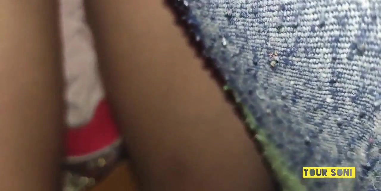 Dever ne apani bhabhi ki boobs or chut ka video banaya.