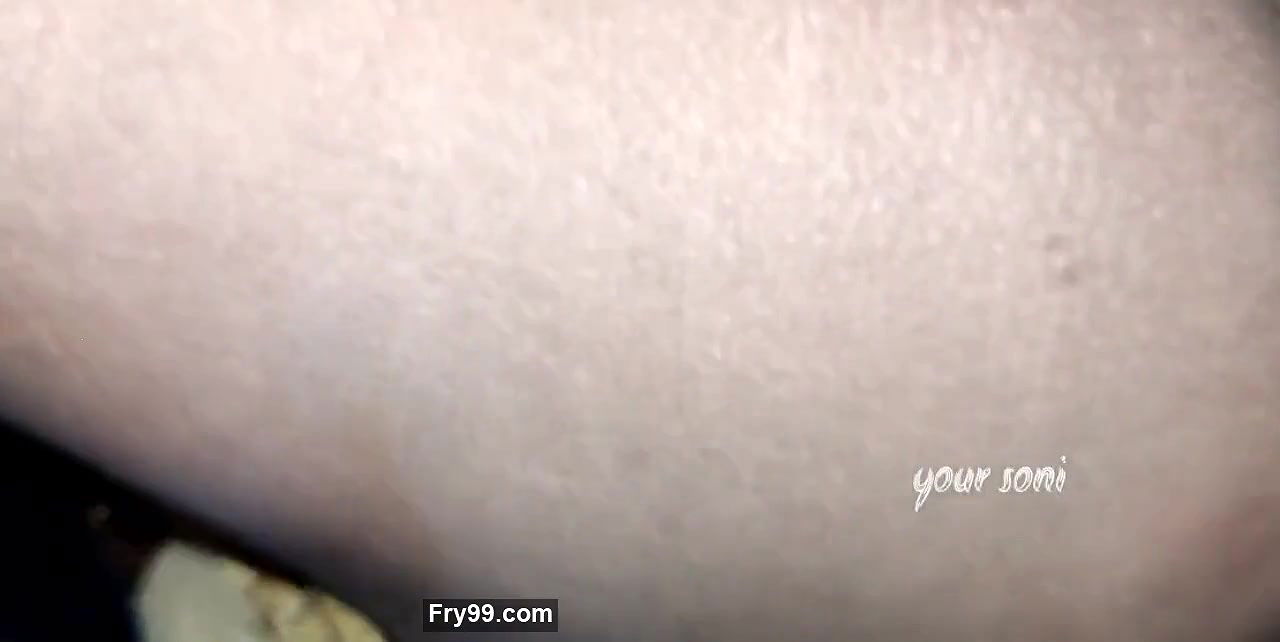 Dever ne soi hui bhabhi ko chupke se gand mari.