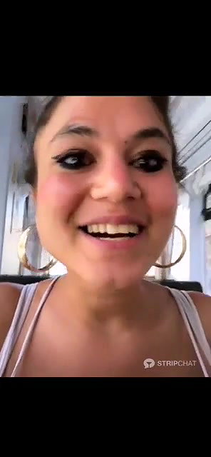 Fuckdolllucy (19) show pussy in bus