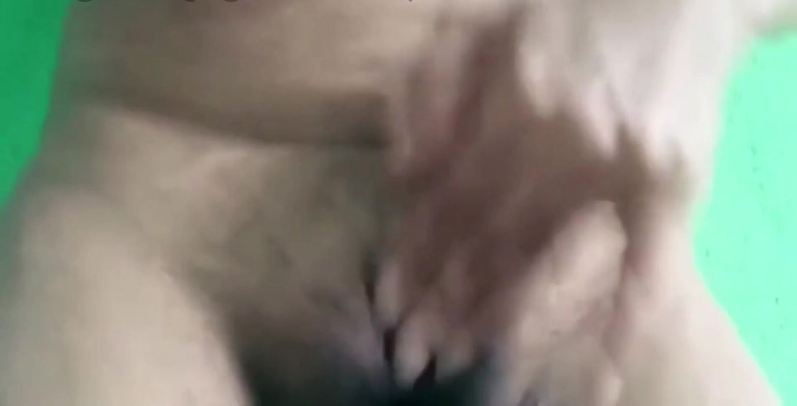 English Girlfriend Tells her Love story while masturbation.