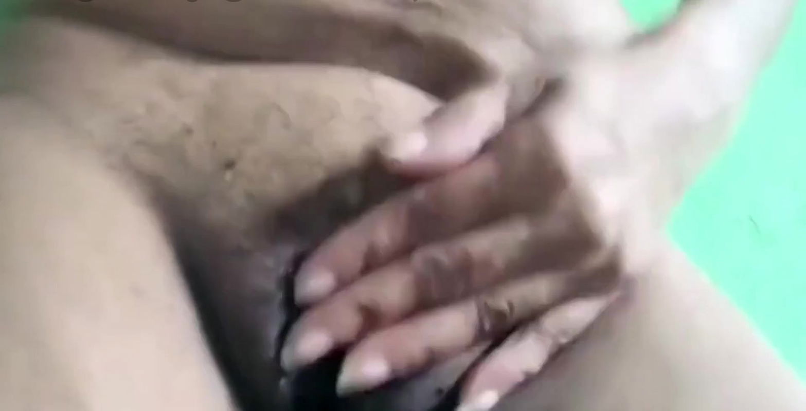 English Girlfriend Tells her Love story while masturbation.