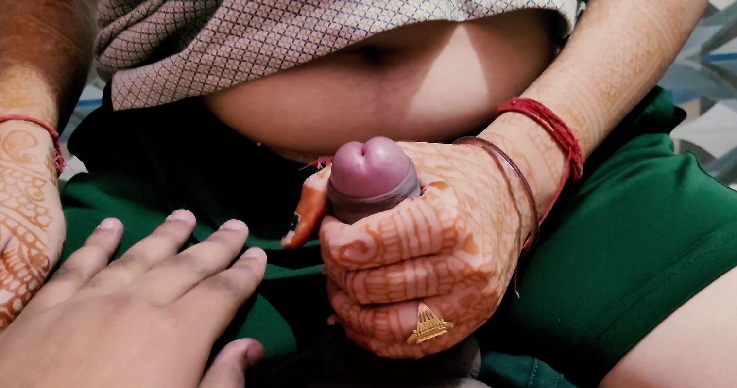 Full gandi wali hindi audio Desi bhabhi Noker ne moka ka fyeda uthaya aur bhabhi ko choda.