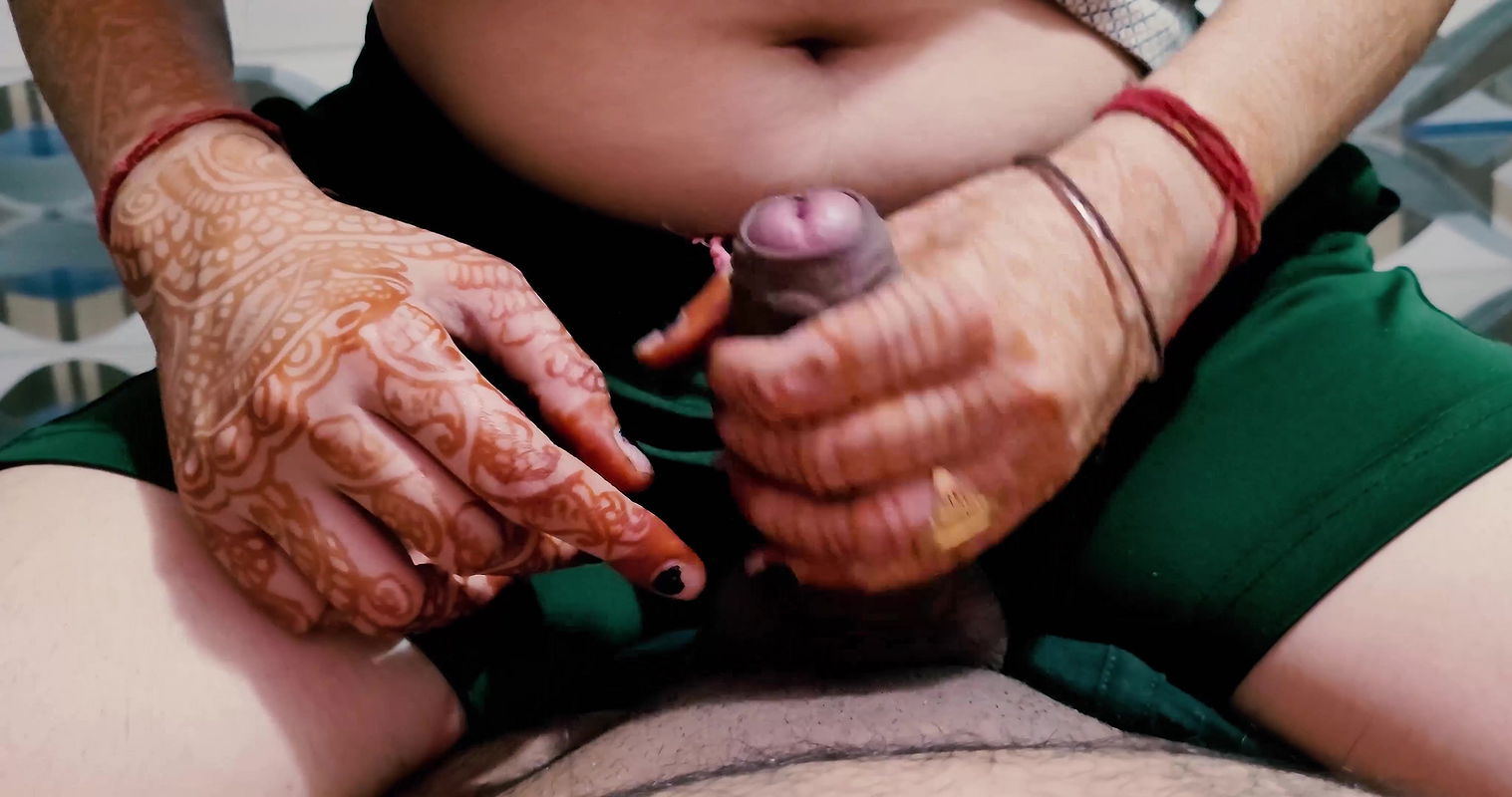 Full gandi wali hindi audio Desi bhabhi Noker ne moka ka fyeda uthaya aur bhabhi ko choda.