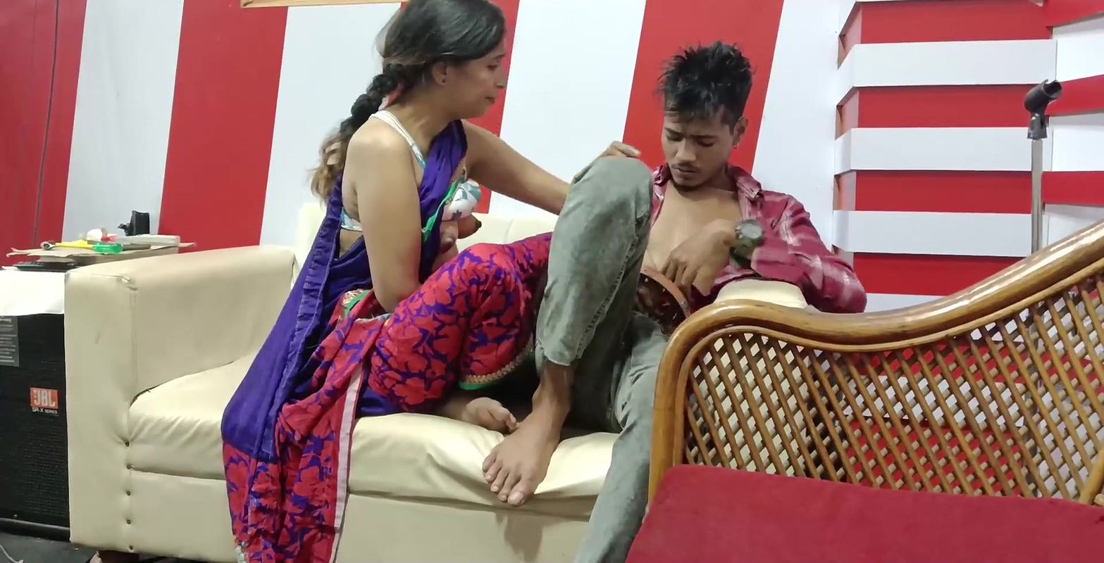 Hornay Indian Lady wants my big Dick in her Ass.