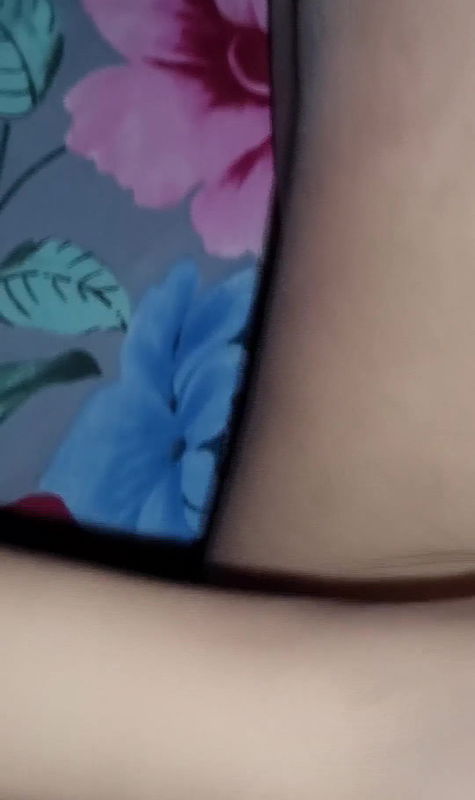 Hot bhabhi ki gaand maari tel lagakr raat m.