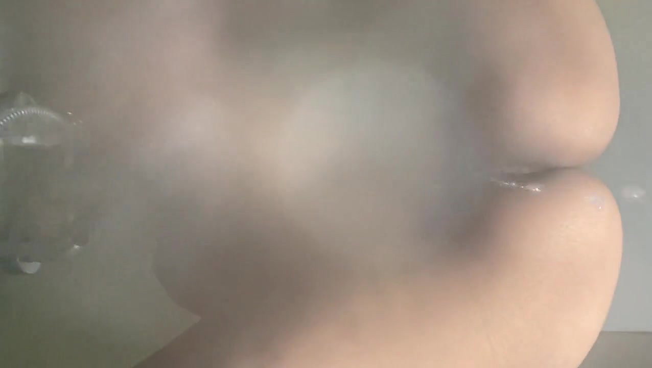 hot desi girl peeing moment clear view.