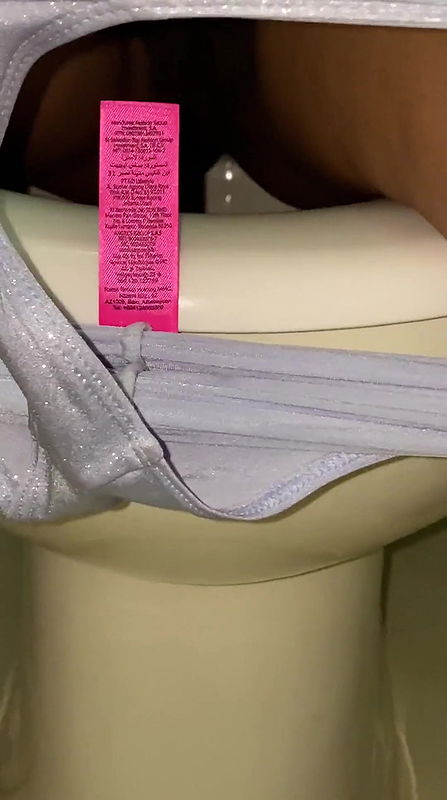 hot desi girlrieng peeing moment showing pussy.