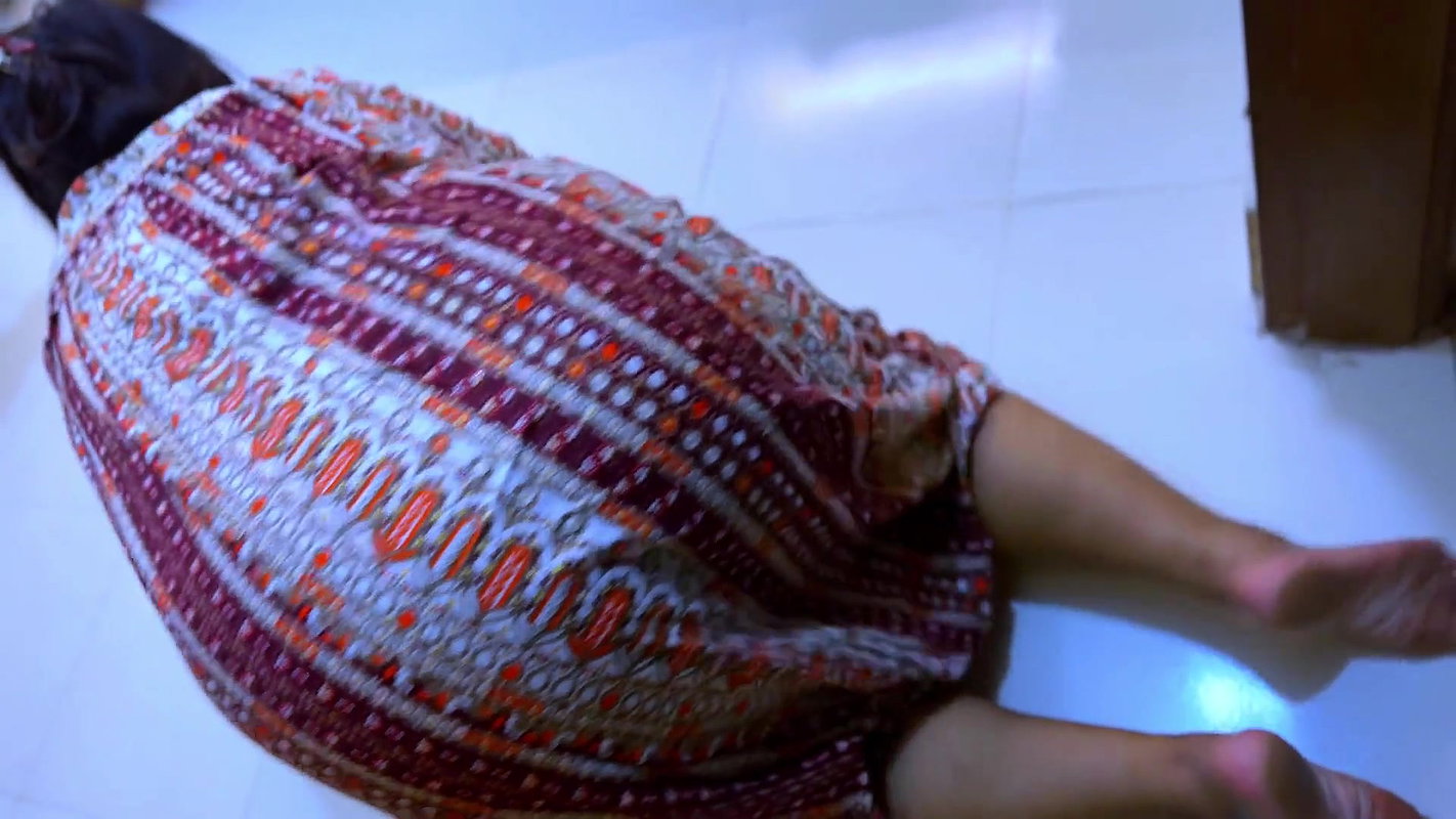 Beautiful Egypt Hot Stepmom Stuck Inside Table Now She Want Rough Anal From Me!