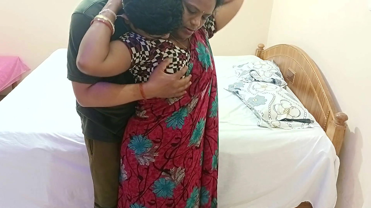 Cute and Hot Neighbour Married Seema Bhabhi Very Horny Fuck