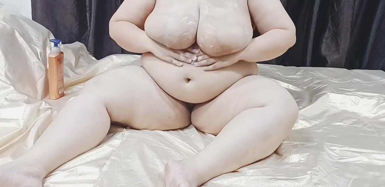 Indian Cam Show Bbw Play With Her Huge Boobs.