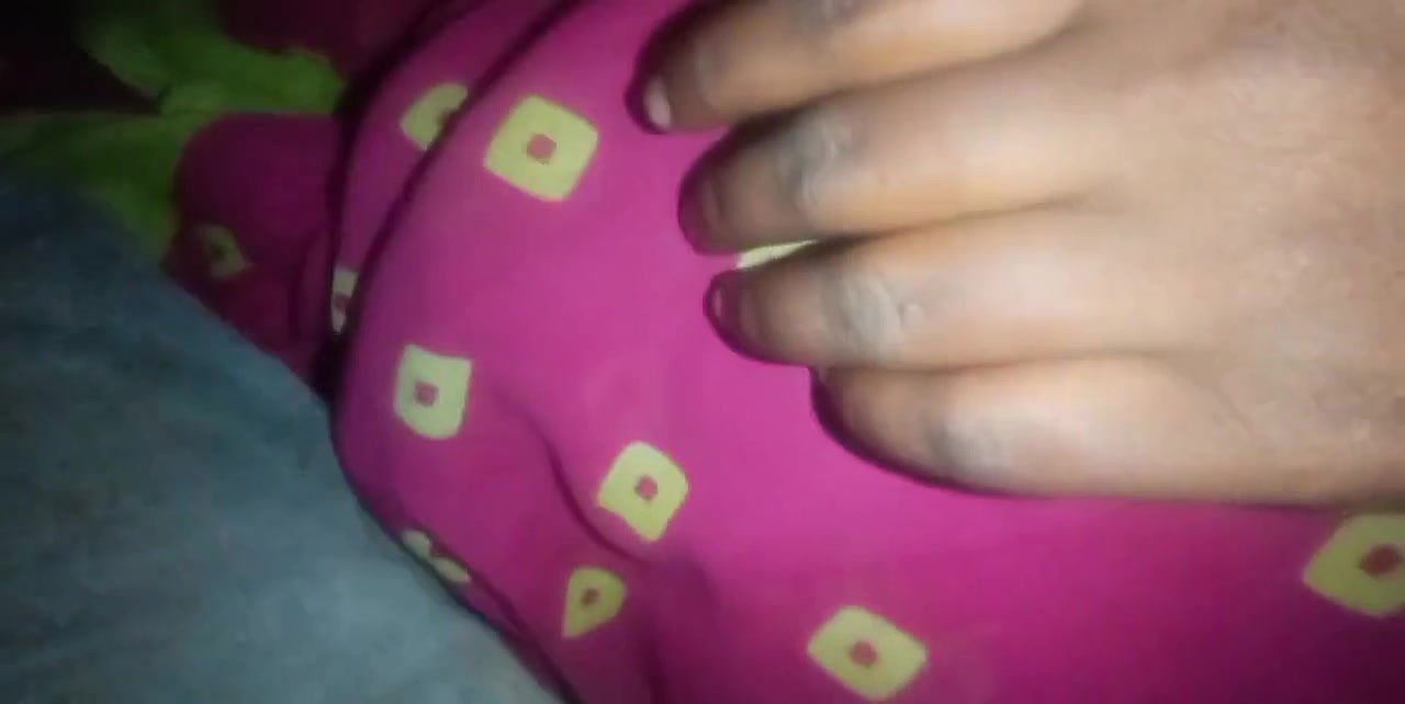 Indian Desi bhabhi big ass and big hugs pussy.