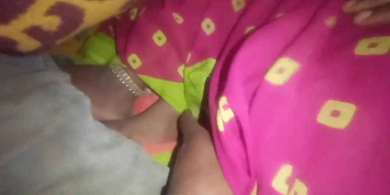 Indian Desi bhabhi big ass and big hugs pussy.