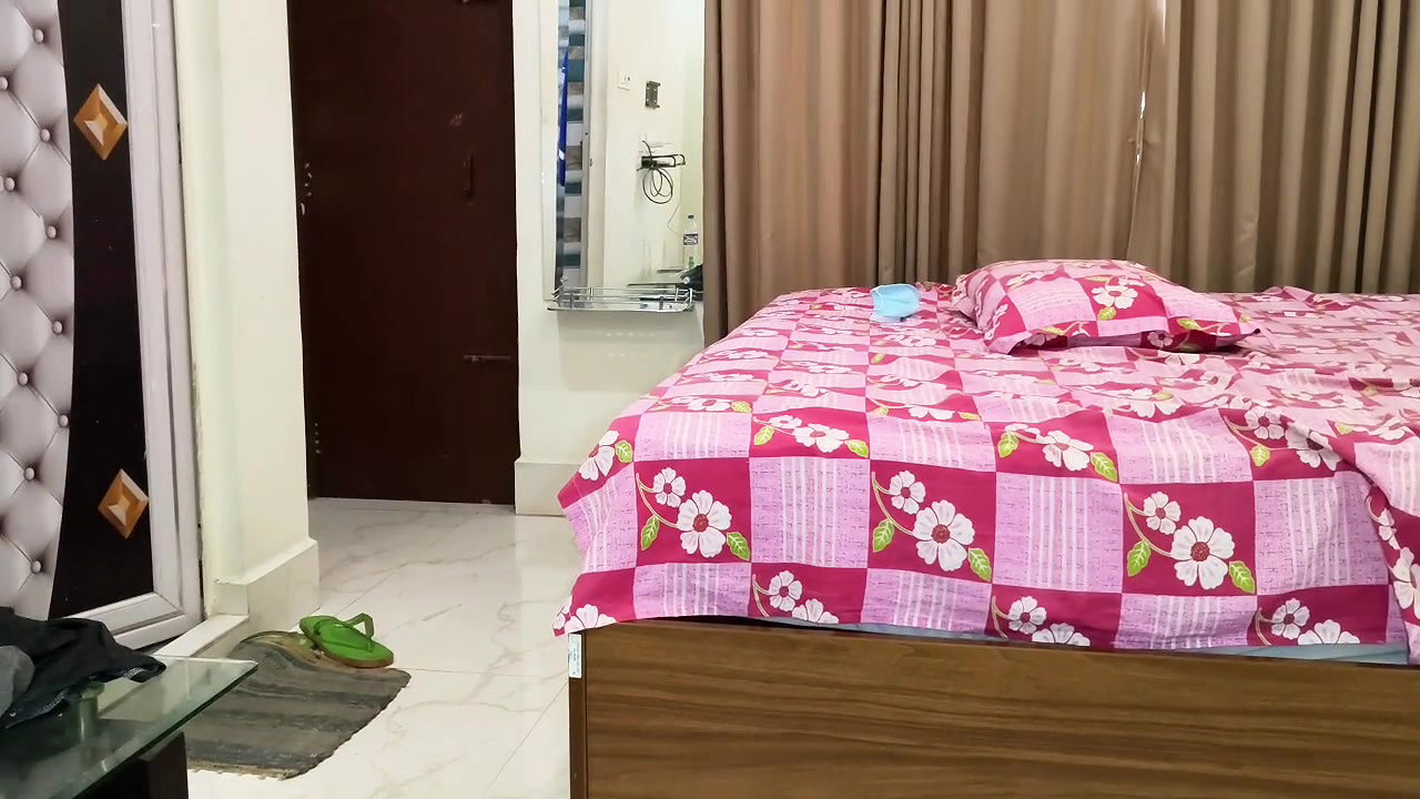 Desi India Bhabhi Bathroom Seen.