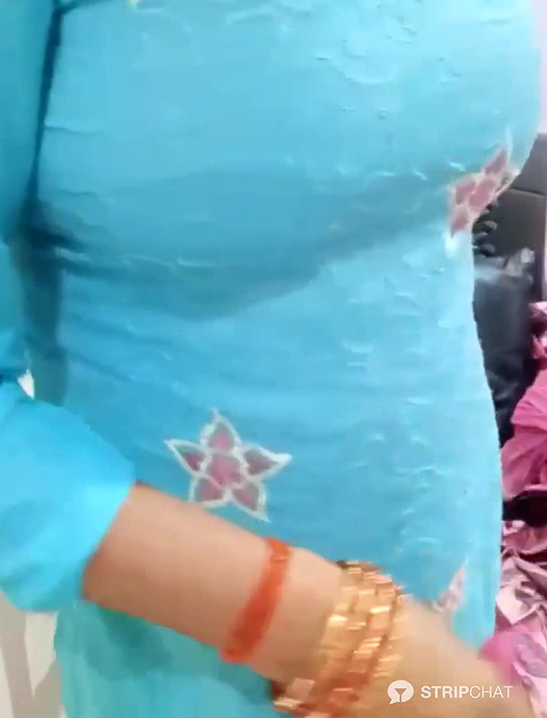 Zareena-jaan 3 remove panty and show beautiful ass