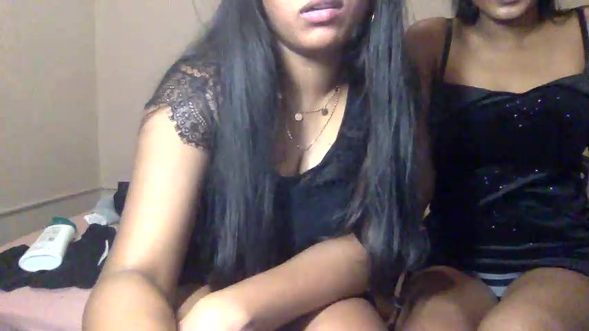 Silksimren 6 both girls showing doggy